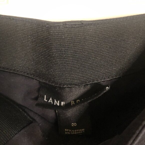 Lane Bryant black 7" roll-leg to 5" elastic waist shorts with front/back pockets - Picture 4 of 6